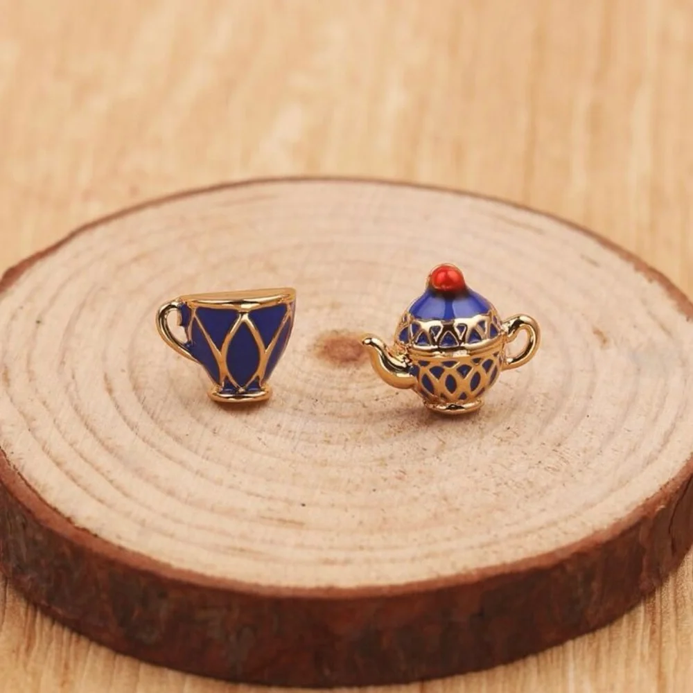 “Mad Hatter Tea Party” Alice in Wonderland Disney Blue Teapot Teacup China Studs